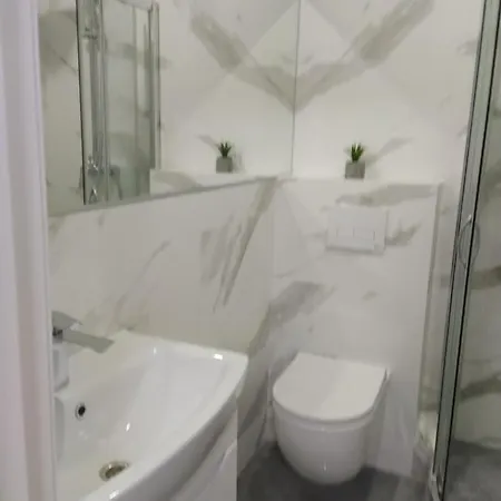 Near Center Διαμέρισμα Λβιβ