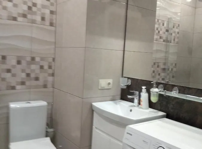 דירה Near Center